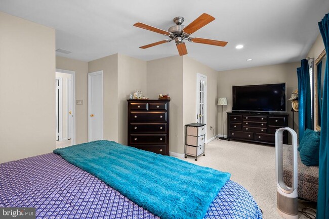 Building Photo - 9033 Blarney Stone Dr