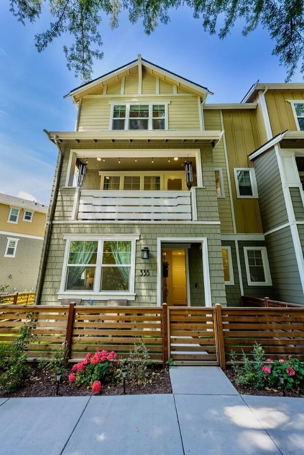 Building Photo - 335 Skyforest Way