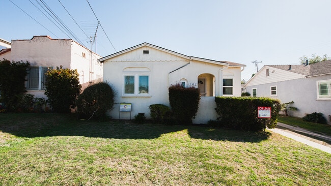 Building Photo - 605 1/2-742-742 Virginia St