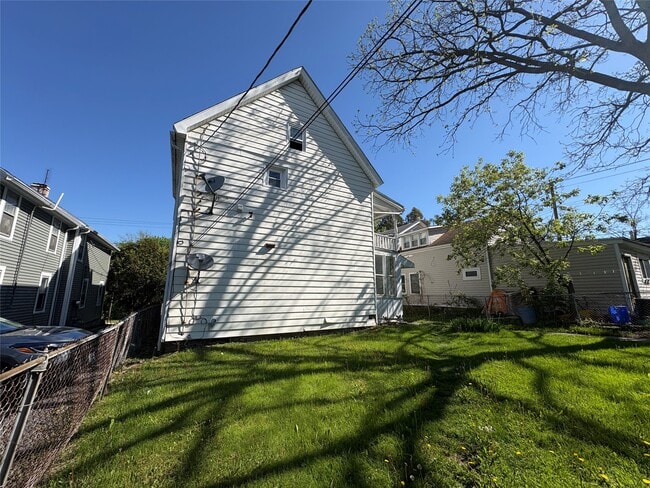 Building Photo - 86 Conklin Ave