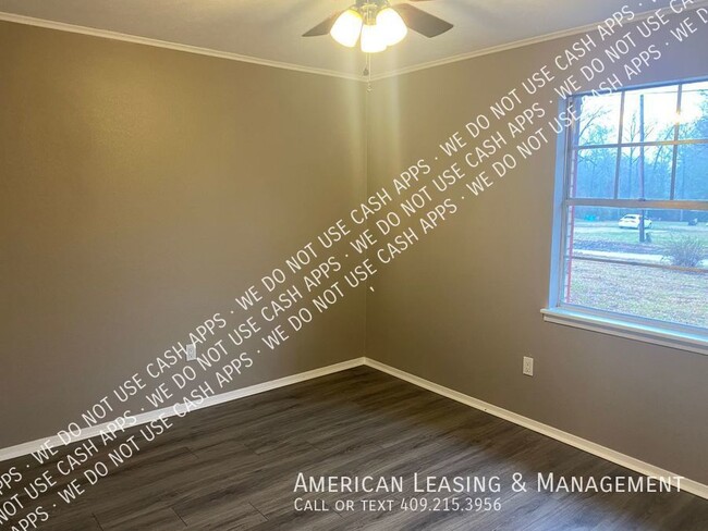 Building Photo - 1253 Edgewood Cir
