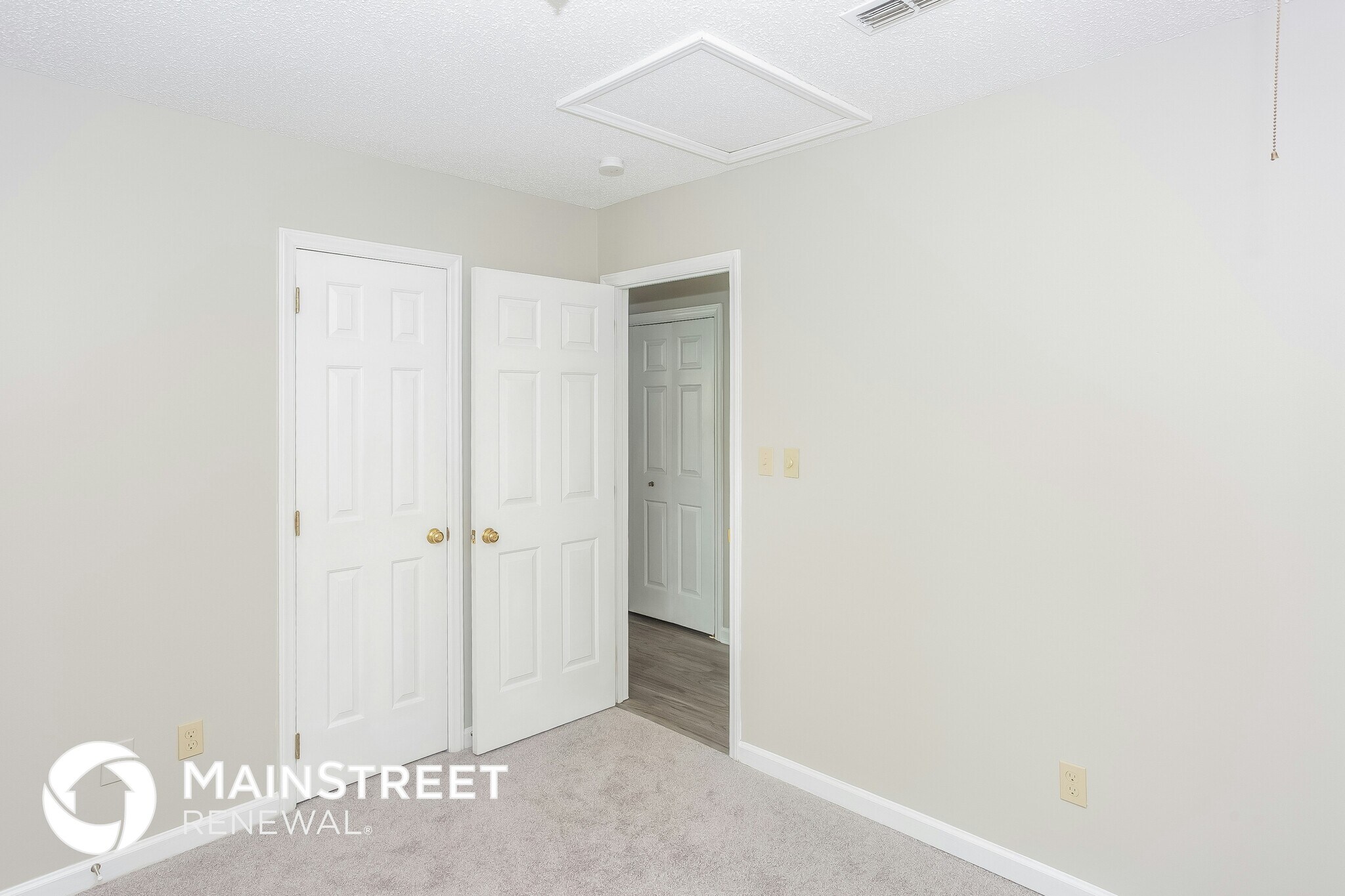 Building Photo - 2604 Yarrow Rd