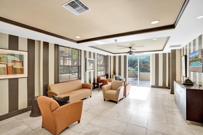 Building Photo - 520 SE 5 Ave