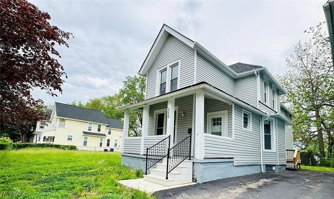 Primary Photo - 2230 E 90th St