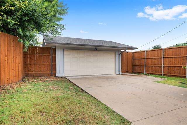 Building Photo - 3330 Darvany Dr