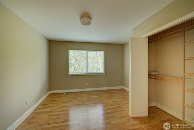 Building Photo - 3bd/3.5ba Kirkland Home