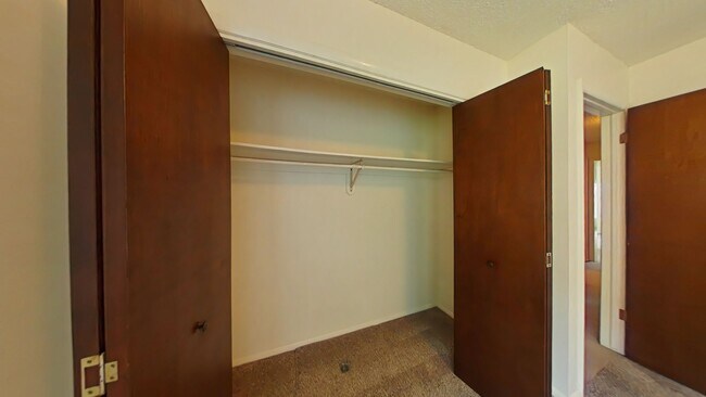 Building Photo - 2Bed 1Bath with Carport! Walk to MSU