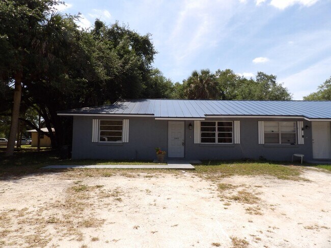 Primary Photo - 2301 FL-608 (West)