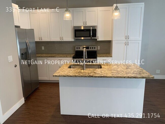 Building Photo - 333 S Fort Ln