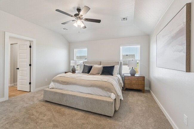 Building Photo - New tenant incentive! Receive ($1200 CREDIT) applied to 2nd month's rent! Don’t miss your chance!!