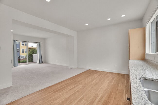 Building Photo - $2,680 - 2 Bed, 2.5 Bath Townhome in Broom...