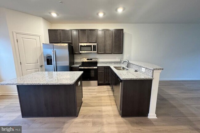 Building Photo - 2543 Westwind Blvd