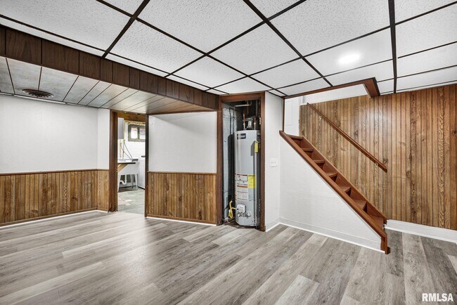 Building Photo - 1413 W Gilbert Ave