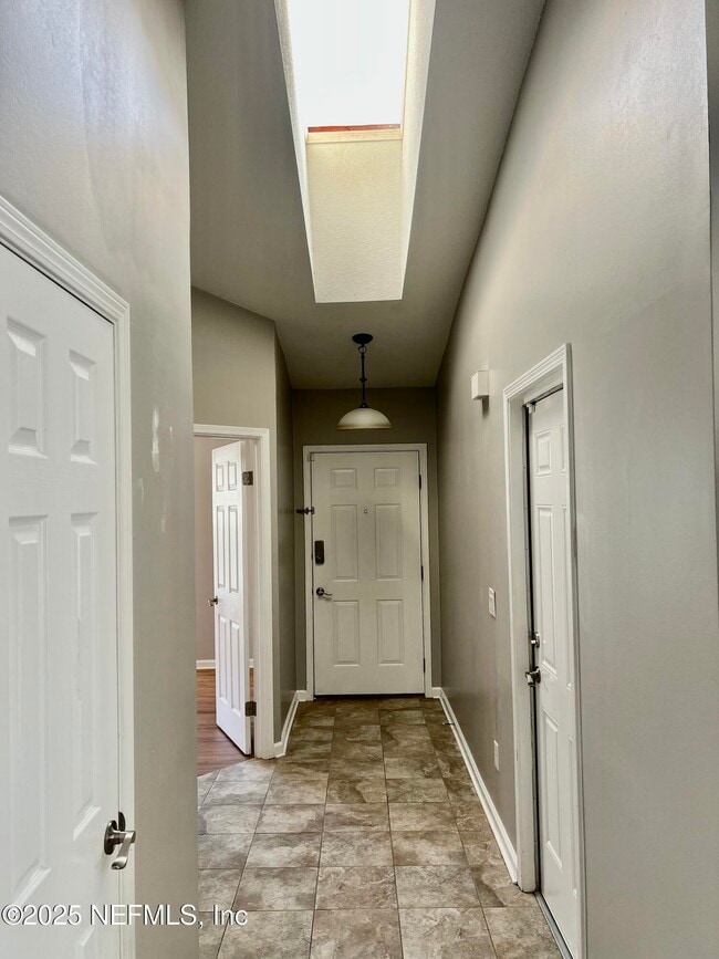 Building Photo - 7820 Collins Ridge Blvd E