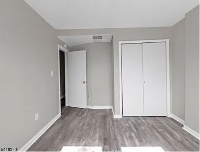 Building Photo - 84 Second St