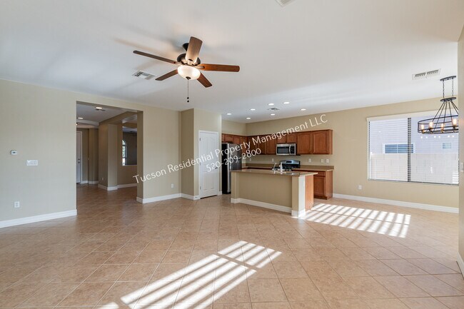 Building Photo - 799 West Camino Tunera