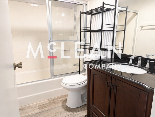 Building Photo - Beautiful Condo in the Gated Cathedral Springs Community