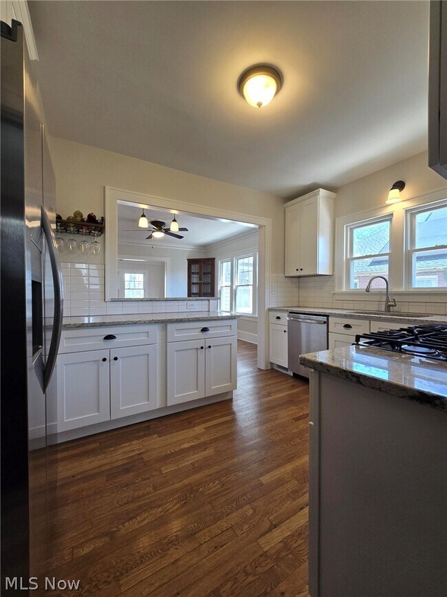 Building Photo - 13839 Clifton Blvd