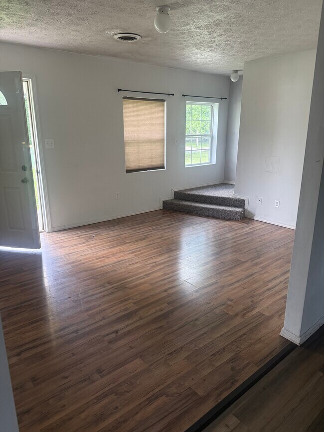 Building Photo - 420 S Stratton St