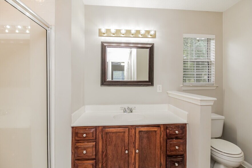 Building Photo - 8433 Woodford Bridge Dr