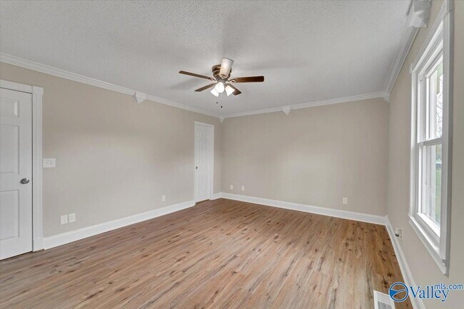 Building Photo - 117 Mandy Dr