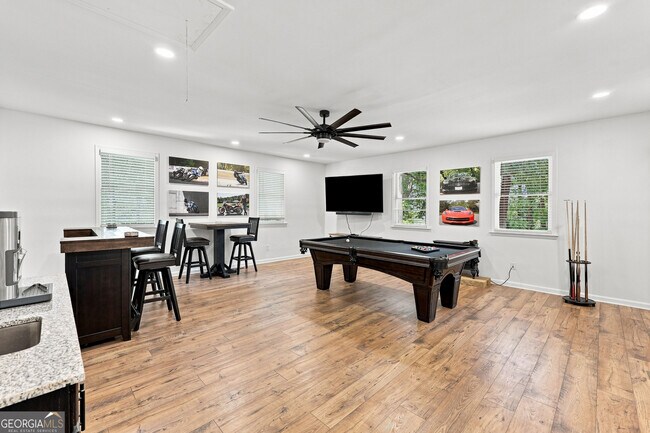 Building Photo - 4225 Twin Rivers Dr