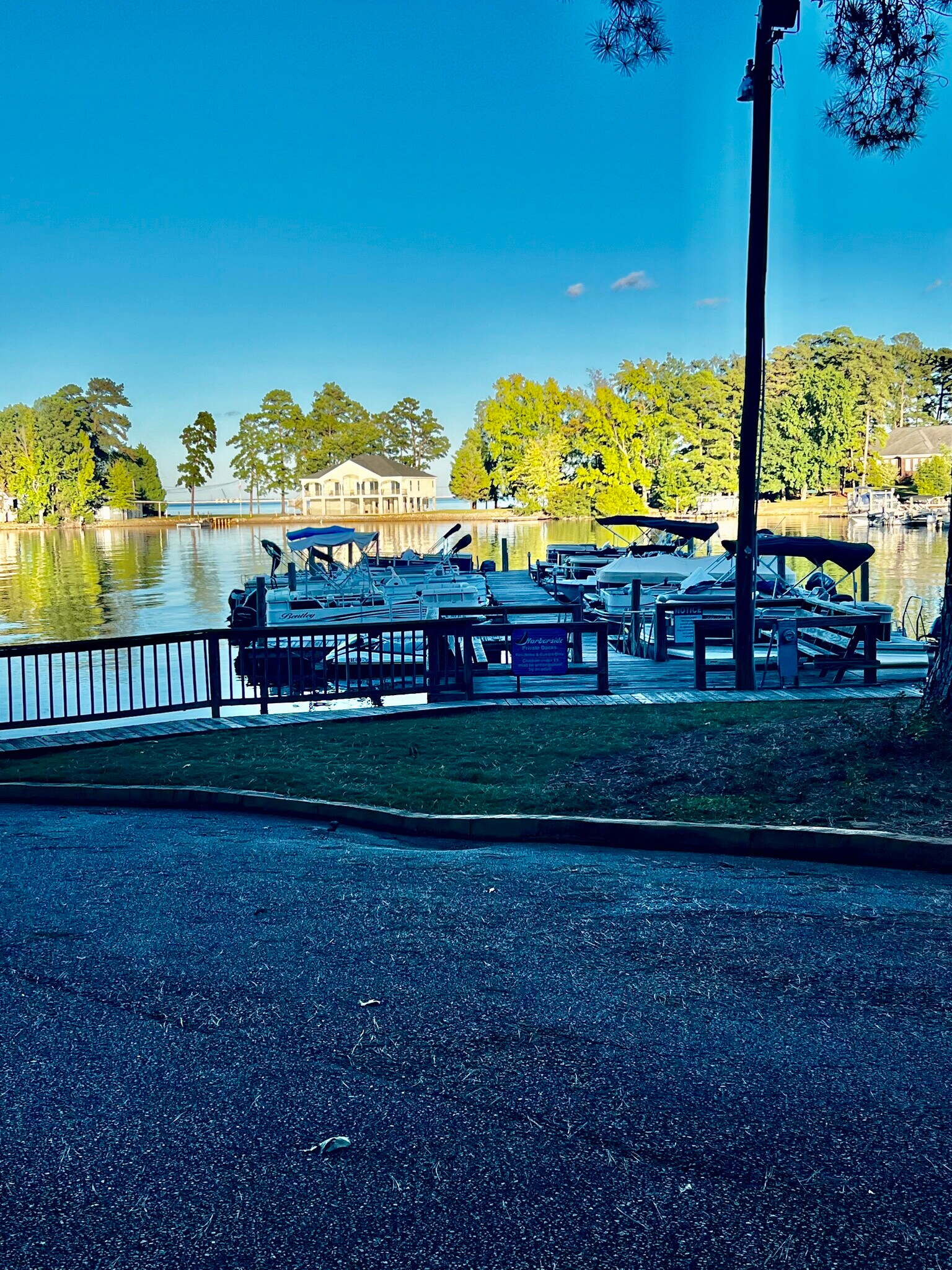 Building Photo - 301 Harbor Heights Dr