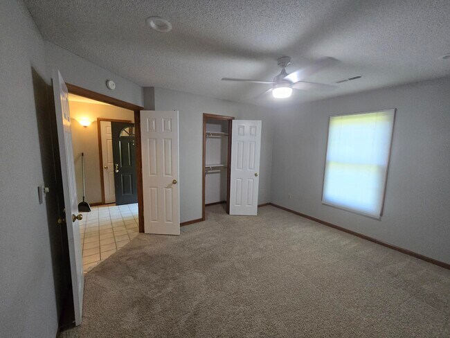 Building Photo - 3700 Falmouth Dr