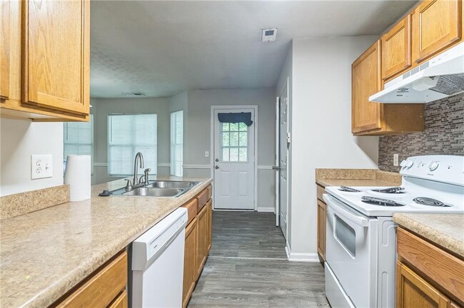 Building Photo - 5638 Fair Creek Way