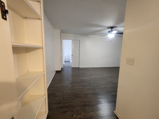 Building Photo - 678 W Henderson Ave