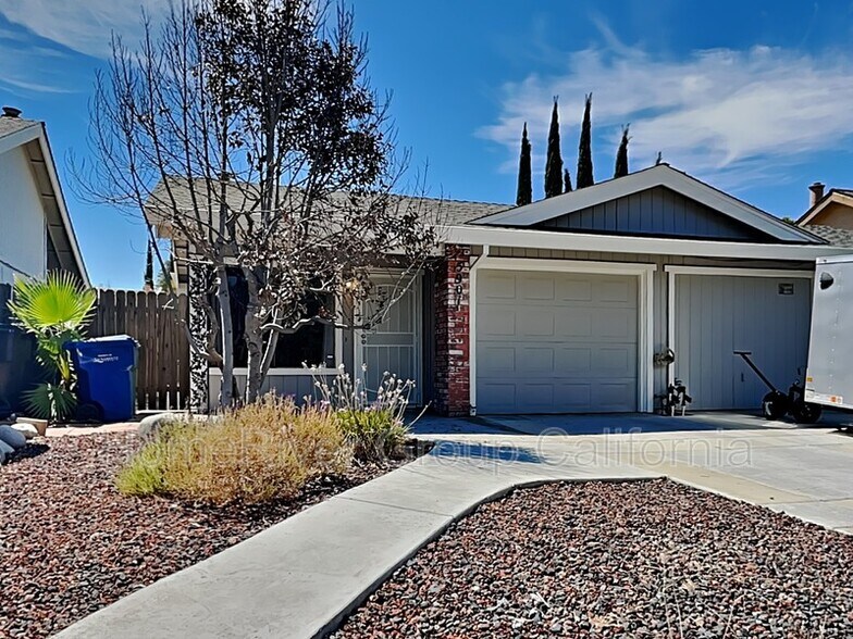 Building Photo - 5901 Spring Glen Dr