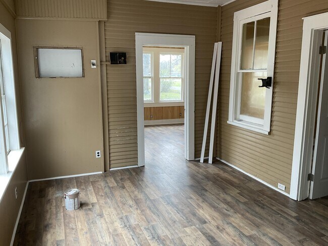 Building Photo - 4305 Byron Ave