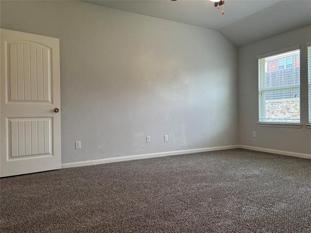 Building Photo - 9220 Hawthorne Dr