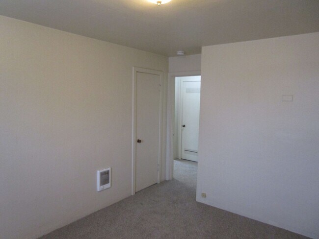 Building Photo - 0352