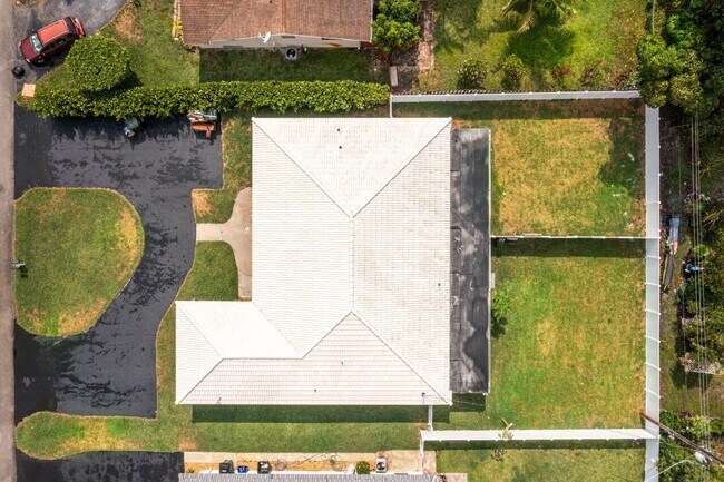 Building Photo - 245 SW 6th St