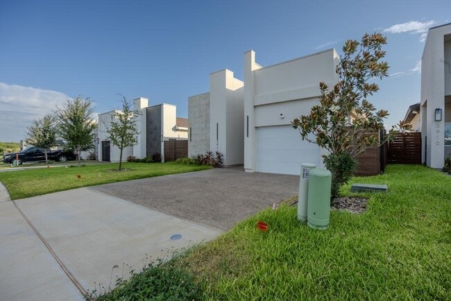Building Photo - 3912 Texas Dr