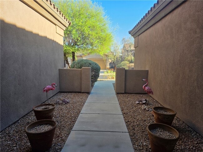 Building Photo - 2842 Fort Silver Dr
