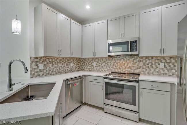 Building Photo - 7501 Carnegie Way