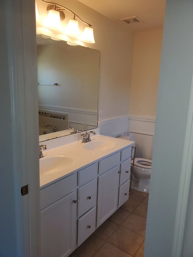 Building Photo - Culpepper Landing