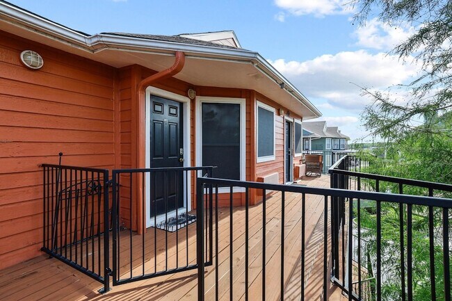 Building Photo - 2164 Tanglewood Blvd