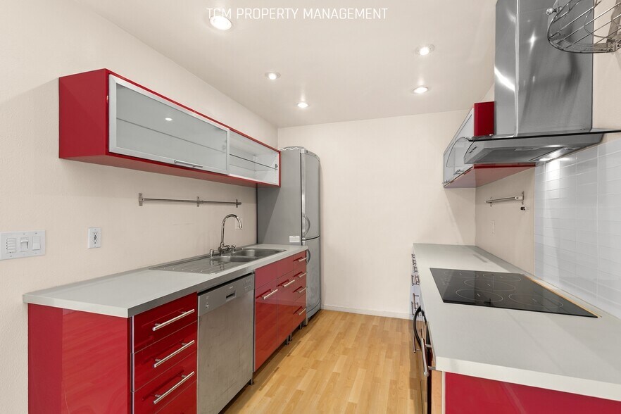 Building Photo - 2939 76th Ave SE