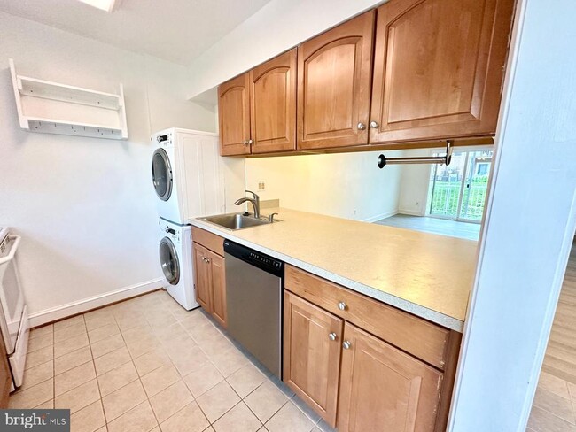 Building Photo - 14434 Cool Oak Ln