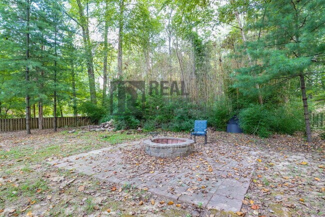 Building Photo - 3 Kyle Ct