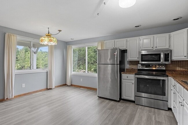 Building Photo - 370 Harwood Ave