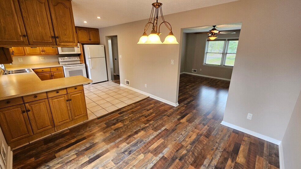 Dining Area - 9323 Willowwood Way