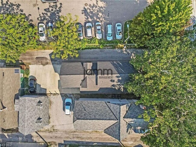 Building Photo - 1960 Randall Rd