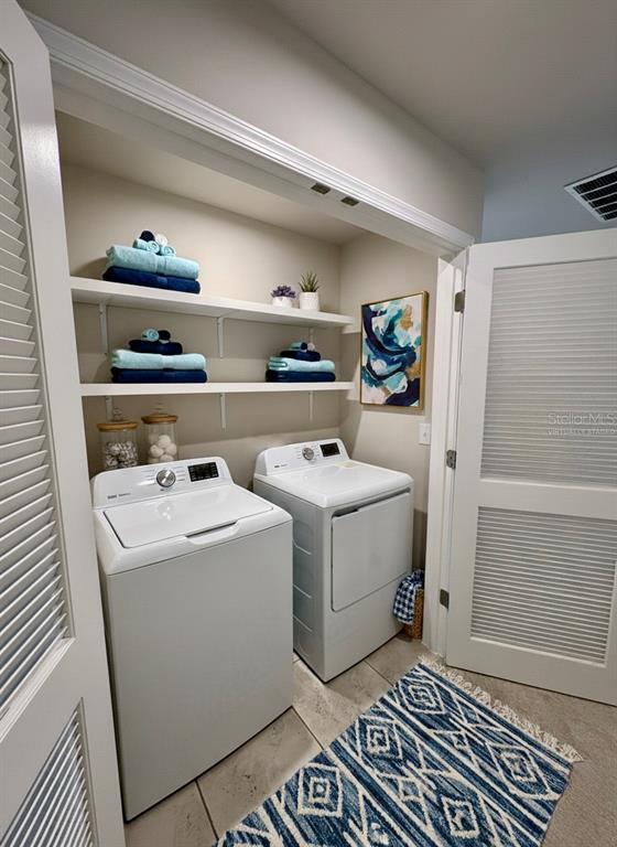 Building Photo - 1221 Lexington Ln