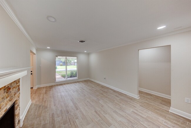 Building Photo - 8826 Robindell Dr