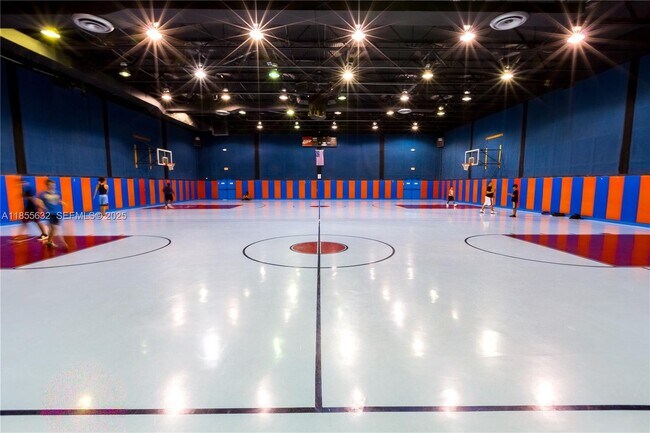 Building Photo - 16251 Golf Club Rd