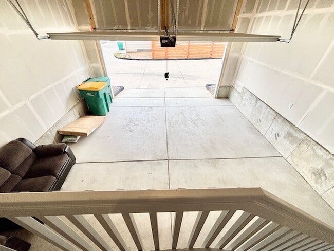 Building Photo - December FREE If Lease Starts By Nov. 15!!